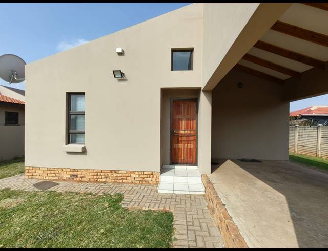 2 BEDROOM HOUSE TO LET IN KOOKRUS